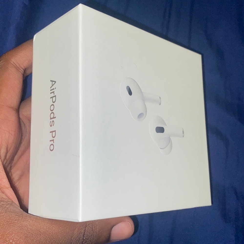 AUTHENTIC APPLE AIRPODS PRO (2ND GENERATION) - WHITE
